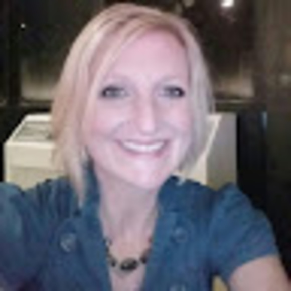 Meet your Posher, Beth - Picture 1 of 1